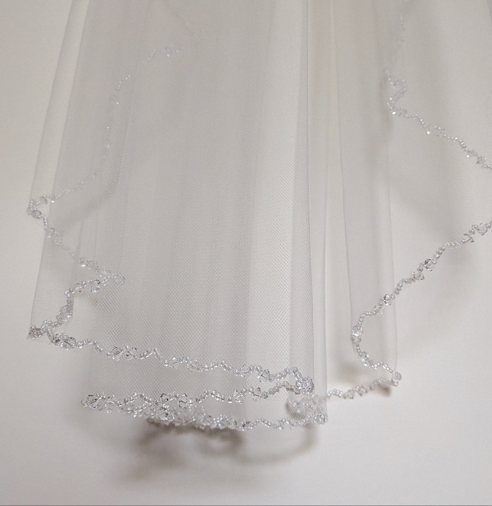 Beaded 60in Waltz/Ballet Style Bridal Veil - White